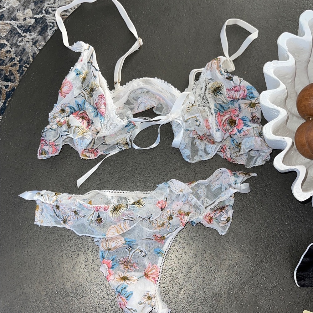 Floral Lace Lingerie Set